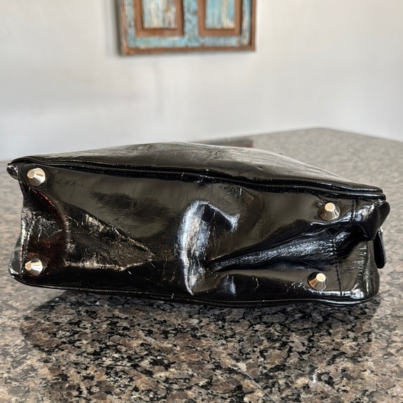 Hello Kitty Black Handbag with Red Bow - Picture 6 of 13